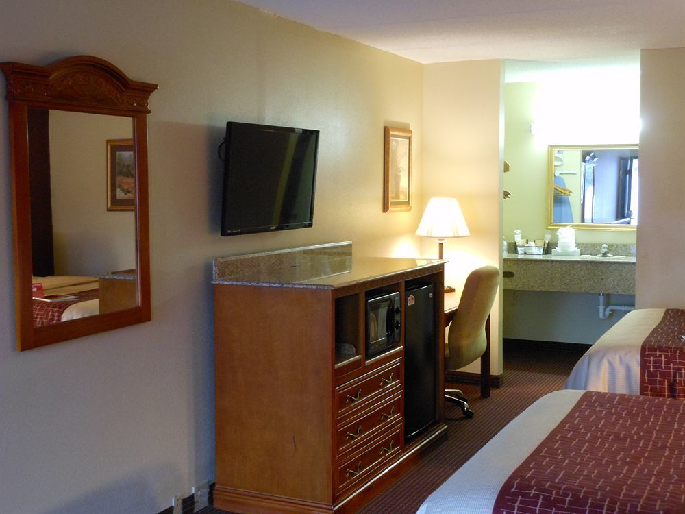 Red Roof Inn & Suites Pigeon Forge Parkway Eksteriør bilde