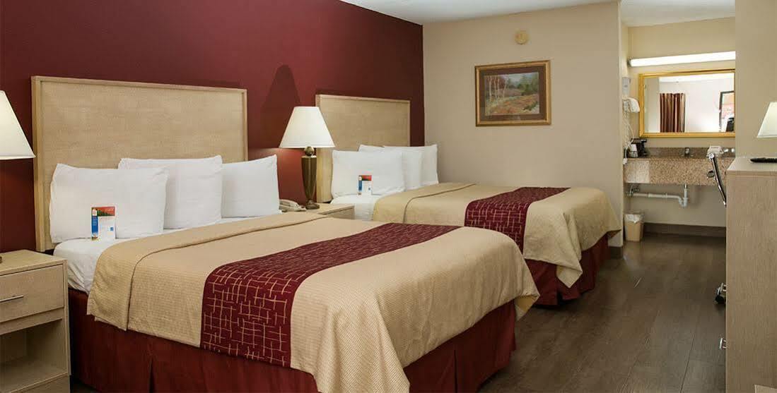 Red Roof Inn & Suites Pigeon Forge Parkway Eksteriør bilde